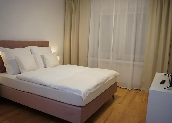 Hanosan Familienhaus 4 125 M2 Daire Garbsen