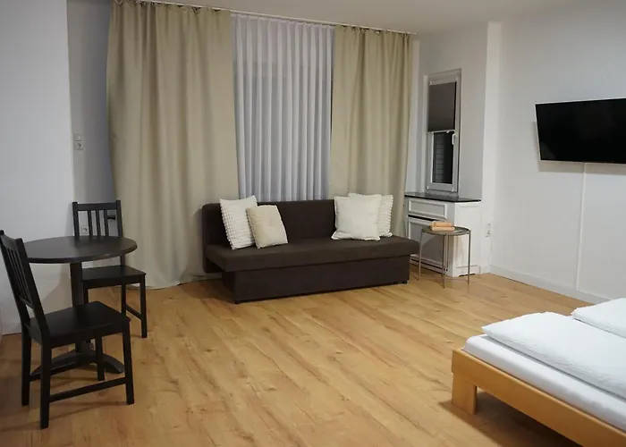 Hanosan Familienhaus 4 125 M2 Daire Garbsen